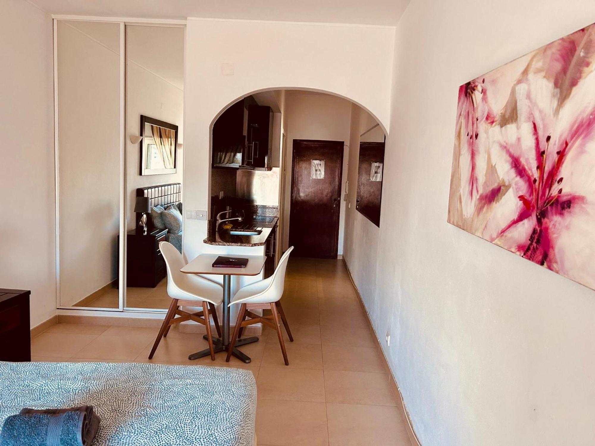 Lagos Marina View Apartment Near Beaches And Shops Exterior foto